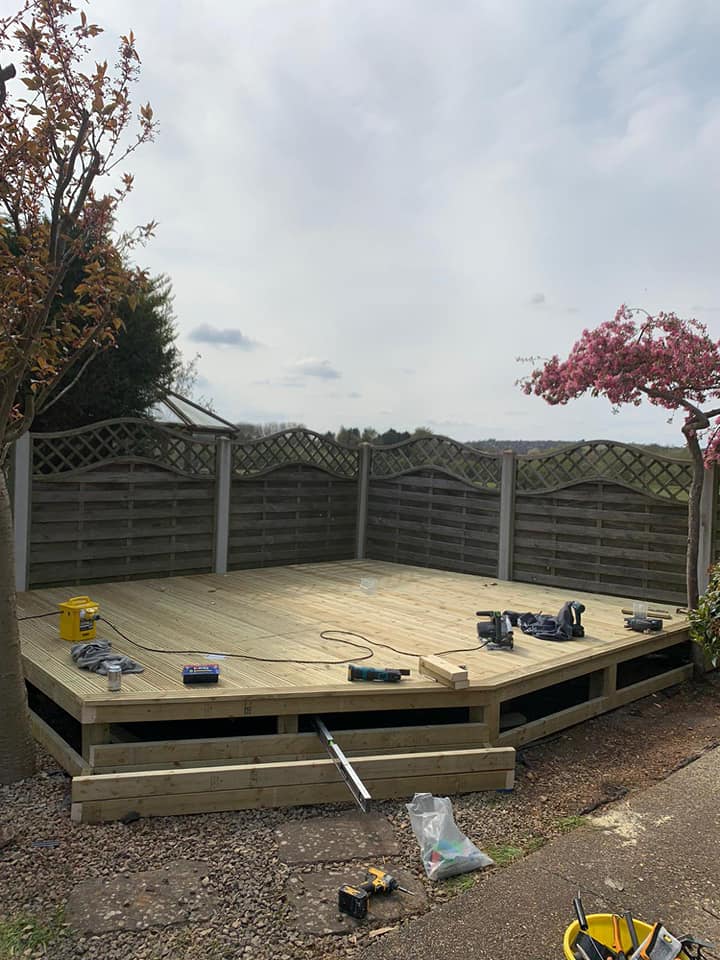 A-decking-job-this-week-for-our-joiners.5