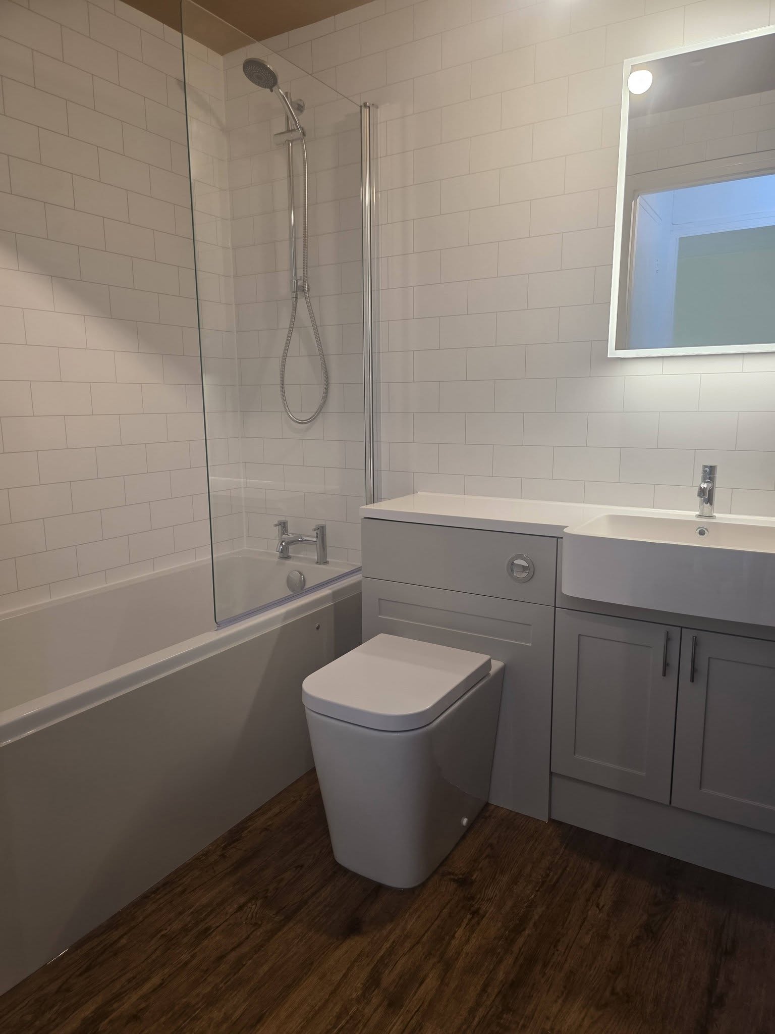 sleek and modern bathroom 9